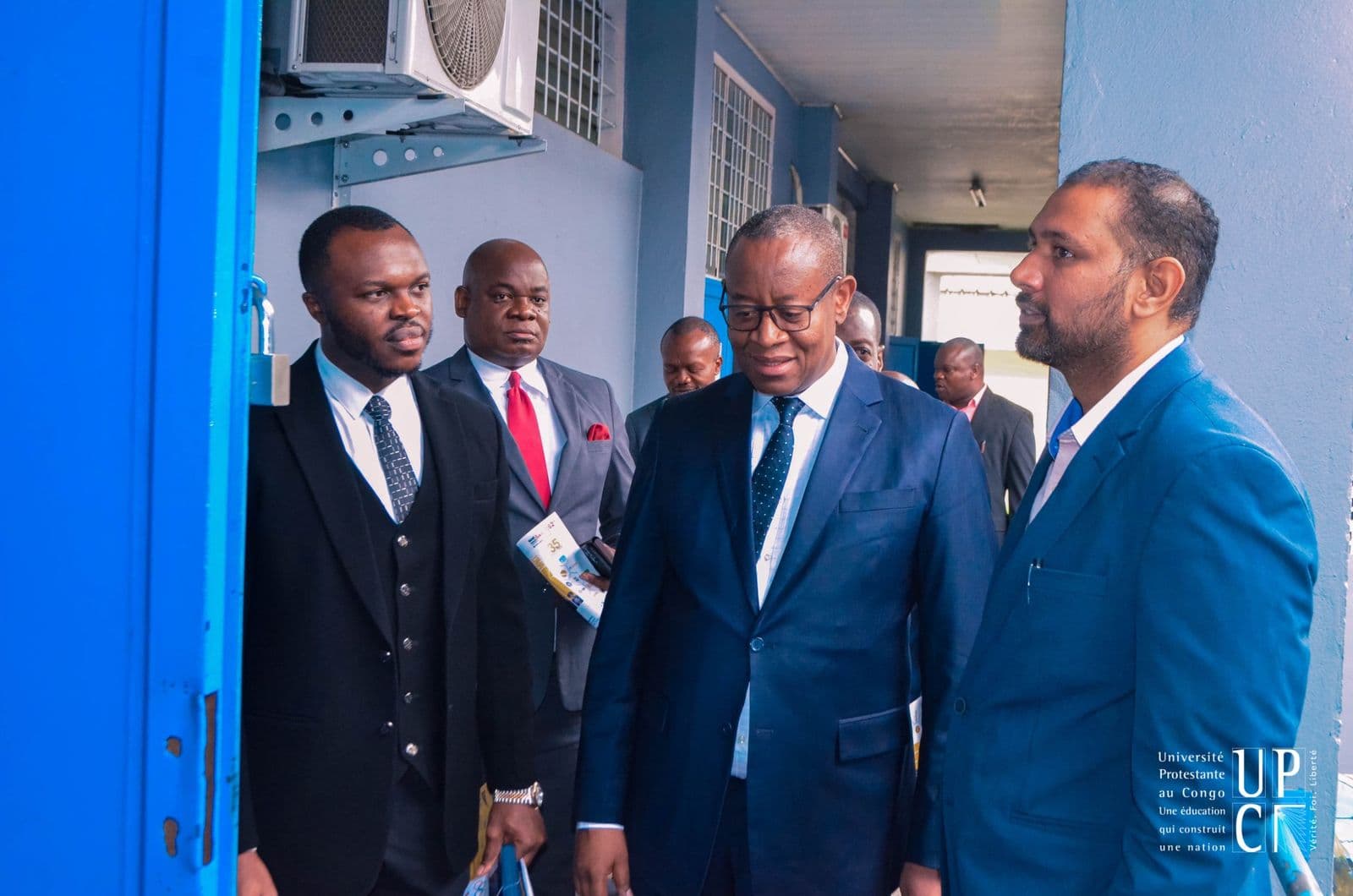 L’UPC, représentée, d’une part, par le SGAc, Prof. Raymond Angendu Monganzo, et, d’autre part, par le SGR, Pro