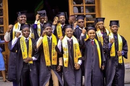 Cérémonie de collation des grades académiques 2023-2024