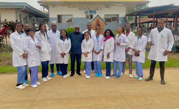 visite du Recteur aux médecins stagiaires