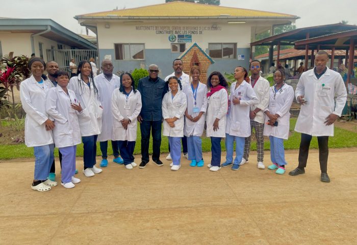 visite du Recteur aux médecins stagiaires